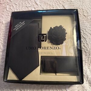 Umo Lorenzo Men’s Tie Gift Set – NWOT
